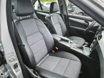 Mercedes-Benz C 220 2011 - 8950 EUR, 430000 km - AUTO.MOTO.pt - 430000km - foto 21 de 52