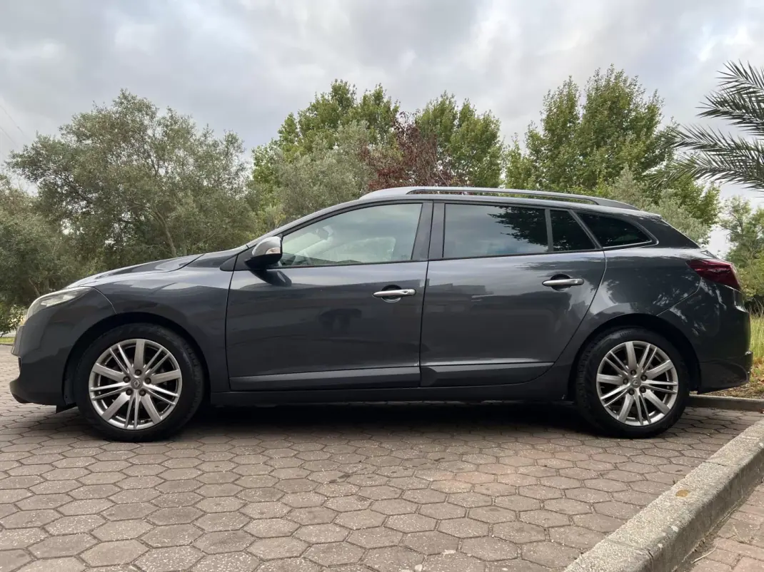 Renault Mégane Break 2011 - 7965 EUR, 260000 km - 260000km - foto 5 de 38