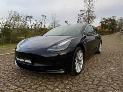 Tesla Model 3 2020 - 21500 EUR, 106000 km - AUTO.MOTO.pt - 106000km - foto 2 de 18