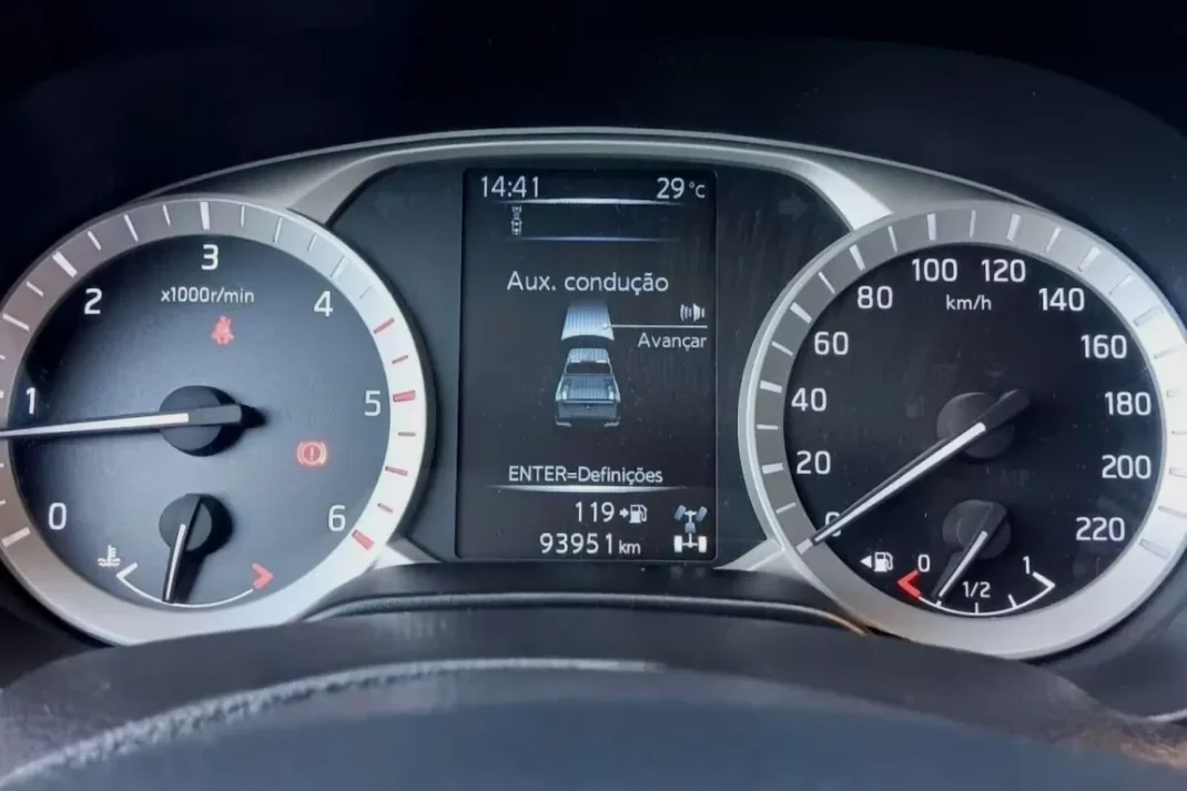 Nissan Navara 2021 - 34500 EUR, 93942 km - AUTO.MOTO.pt - 93942km - foto 17 de 23