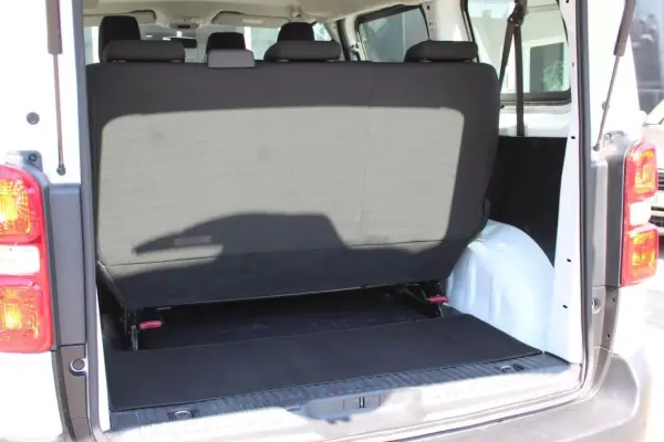 Opel Vivaro 2022 - 26900 EUR, 66638 km - AUTO.MOTO.pt - 66638km - foto 9 de 18
