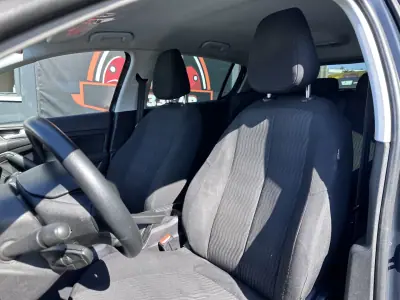 Peugeot 308 2018 - 12500 EUR, 280000 km - AUTO.MOTO.pt - 280000km - foto 12 de 32