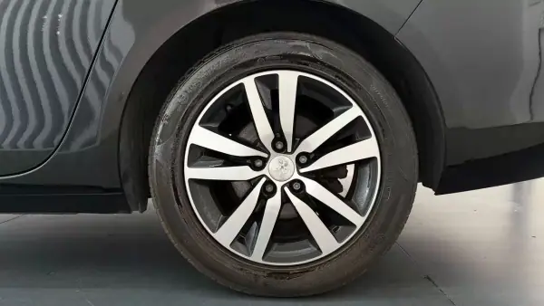 Peugeot 308 SW 2019 - 13990 EUR, 134327 km - AUTO.MOTO.pt - 134327km - foto 28 de 28