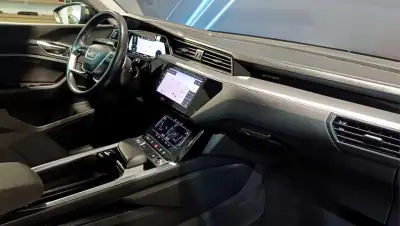 Audi e-tron 2019 - 42900 EUR, 78950 km - AUTO.MOTO.pt - 78950km - foto 51 de 58