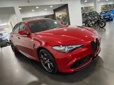 Alfa Romeo Giulia 2018 - 62500 EUR, 53000 km - AUTO.MOTO.pt - 53000km - foto 10 de 60