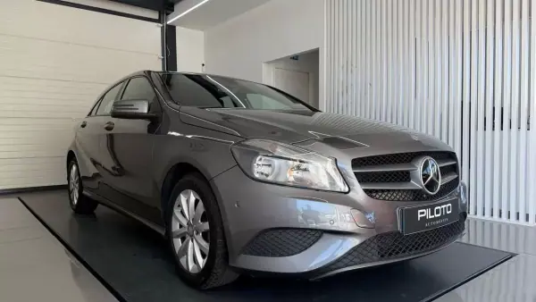 Mercedes-Benz A 180 2013 - 12990 EUR, 237399 km - AUTO.MOTO.pt - 237399km - foto 5 de 28