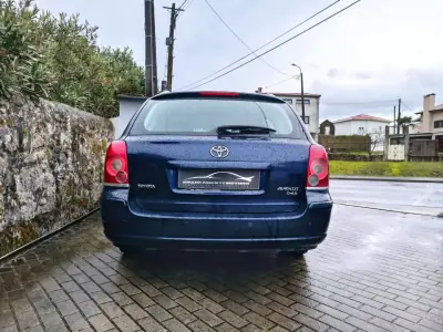 Toyota Avensis 2006 - 4999 EUR, 360000 km - AUTO.MOTO.pt - 360000km - foto 6 de 12