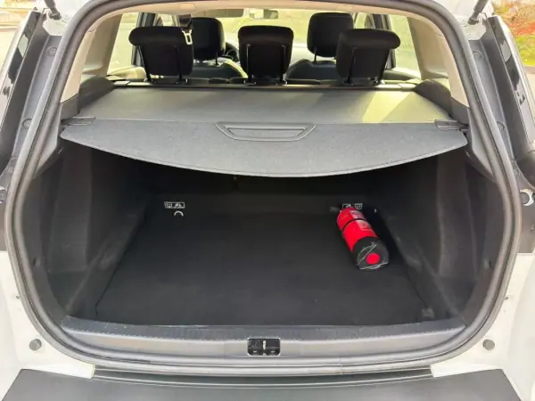 Renault Clio Sport Tourer 2019 - 8900 EUR, 169500 km - AUTO.MOTO.pt - 169500km - foto 8 de 14