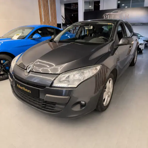 Renault Mégane 2009 - 4900 EUR, 281198 km - AUTO.MOTO.pt - 281198km - foto 3 de 7