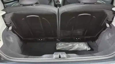 Citroën C1 2016 - 8990 EUR, 84000 km - AUTO.MOTO.pt - 84000km - foto 16 de 25