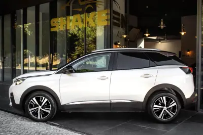 Peugeot 3008 2020 - 15450 EUR, 145082 km - 145082km - foto 2 de 39