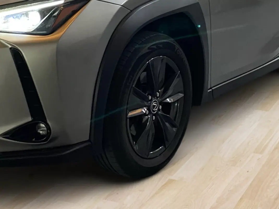 Lexus UX 250h 2021 - 22450 EUR, 142000 km - AUTO.MOTO.pt - 142000km - foto 6 de 20