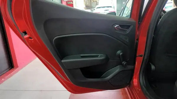 Renault Clio 2021 - 14890 EUR, 67292 km - AUTO.MOTO.pt - 67292km - foto 59 de 67