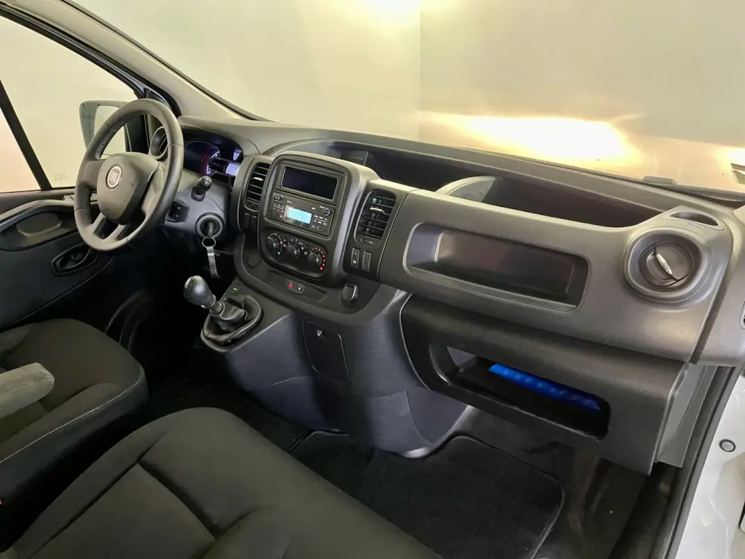Fiat Talento 2016 - 18500 EUR, 188000 km - AUTO.MOTO.pt - 188000km - foto 16 de 21