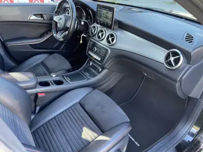 Mercedes-Benz CLA 200 2017 - 27990 EUR, 133325 km - AUTO.MOTO.pt - 133325km - foto 13 de 24
