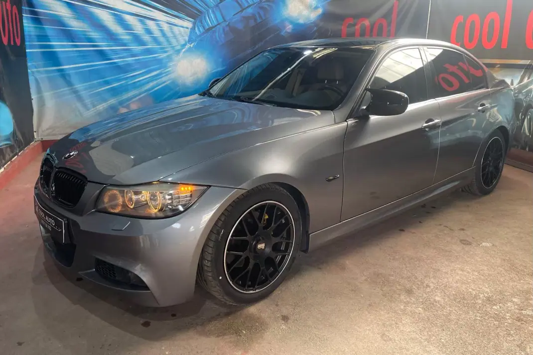 BMW 318 2010 - 10999 EUR, 181000 km - AUTO.MOTO.pt - 181000km - foto 9 de 46