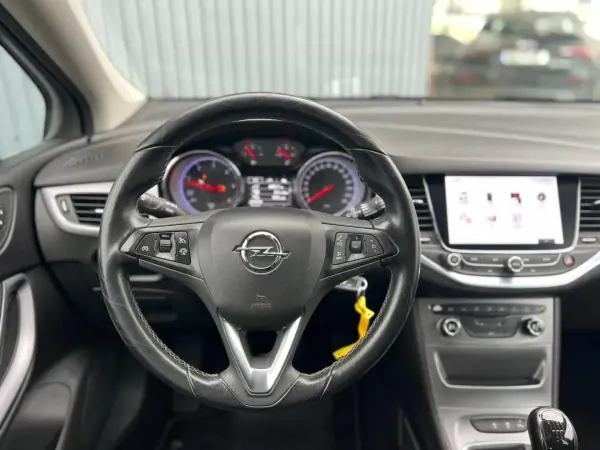 Opel Astra Sports Tourer 2016 - 8950 EUR, 205645 km - AUTO.MOTO.pt - 205645km - foto 11 de 17
