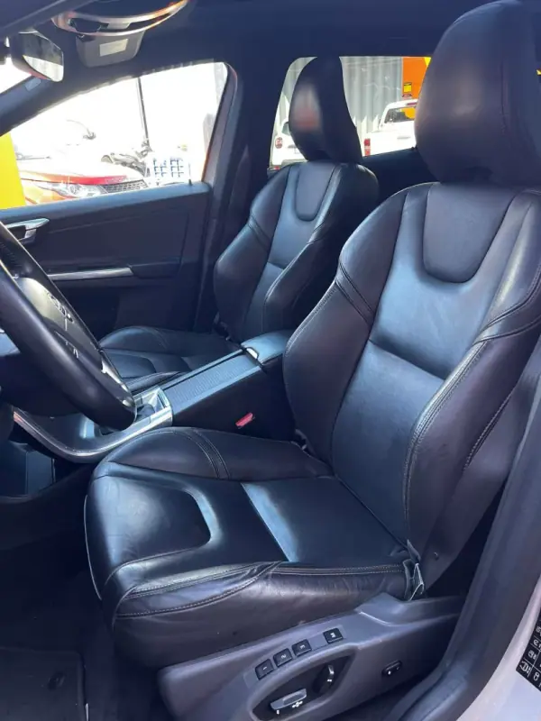Volvo XC 60 2016 - 22900 EUR, 182664 km - AUTO.MOTO.pt - 182664km - foto 12 de 18