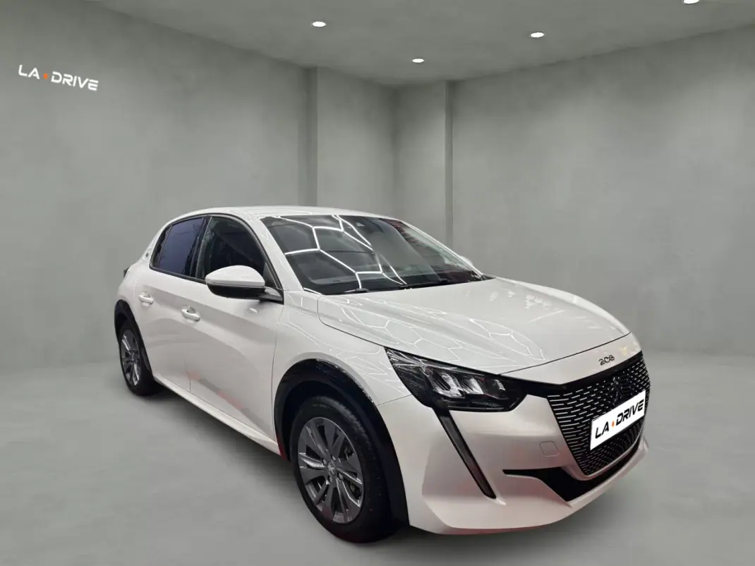 Peugeot e-208 2021 - 16300 EUR, 56600 km - AUTO.MOTO.pt - 56600km - foto 1 de 21