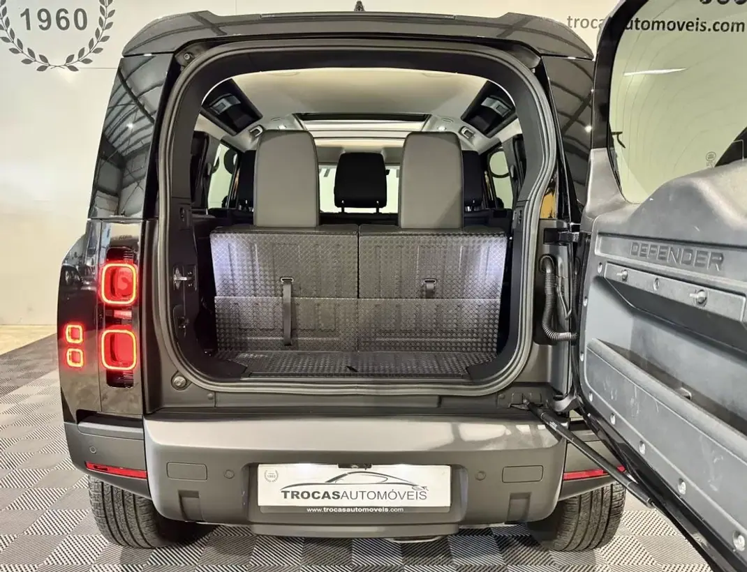 Land Rover Defender 2020 - 89900 EUR, 121000 km - 121000km - foto 32 de 60