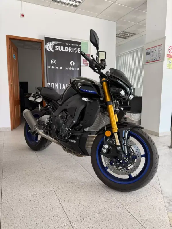 Yamaha MT 10 2023 - 20000 EUR, 2994 km - 2994km - foto 2 de 7