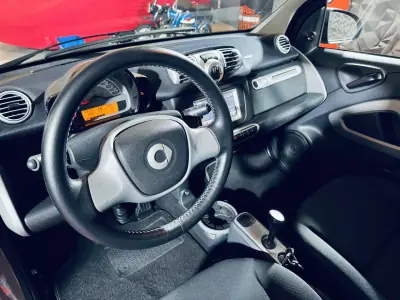 Smart Fortwo Cabrio 2013 - 6990 EUR, 183716 km - AUTO.MOTO.pt - 183716km - foto 16 de 21