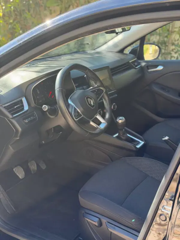 Renault Clio 2021 - 14990 EUR, 161049 km - AUTO.MOTO.pt - 161049km - foto 7 de 9