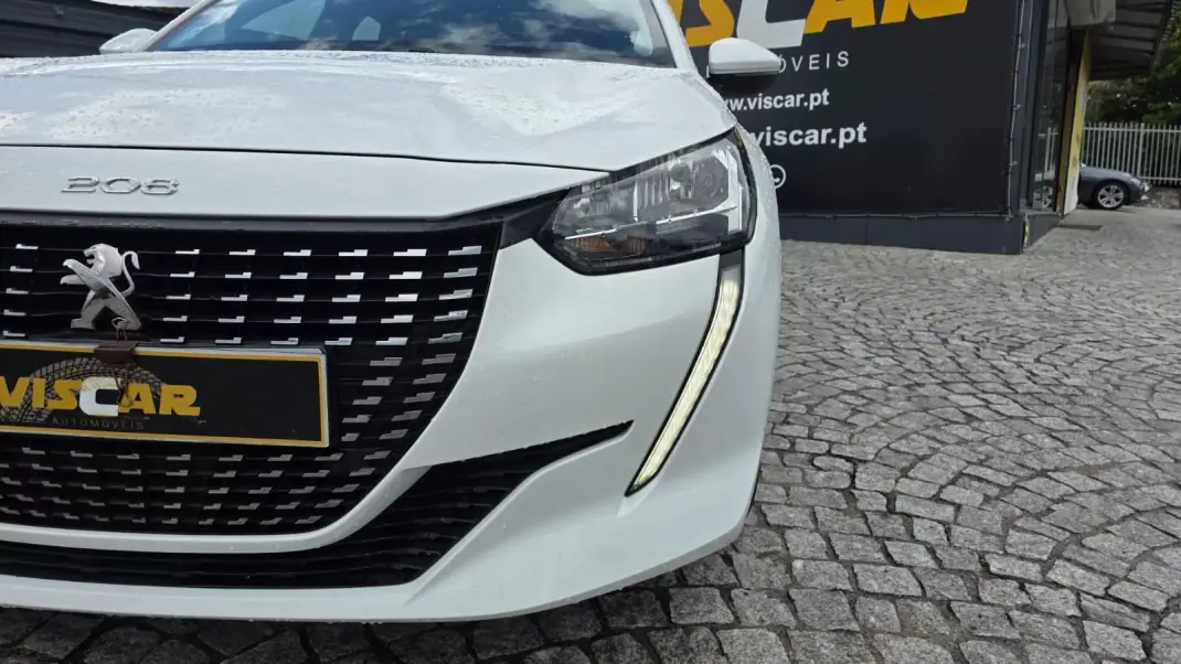 Peugeot 208 2020 - 13490 EUR, 49000 km - AUTO.MOTO.pt - 49000km - foto 11 de 23