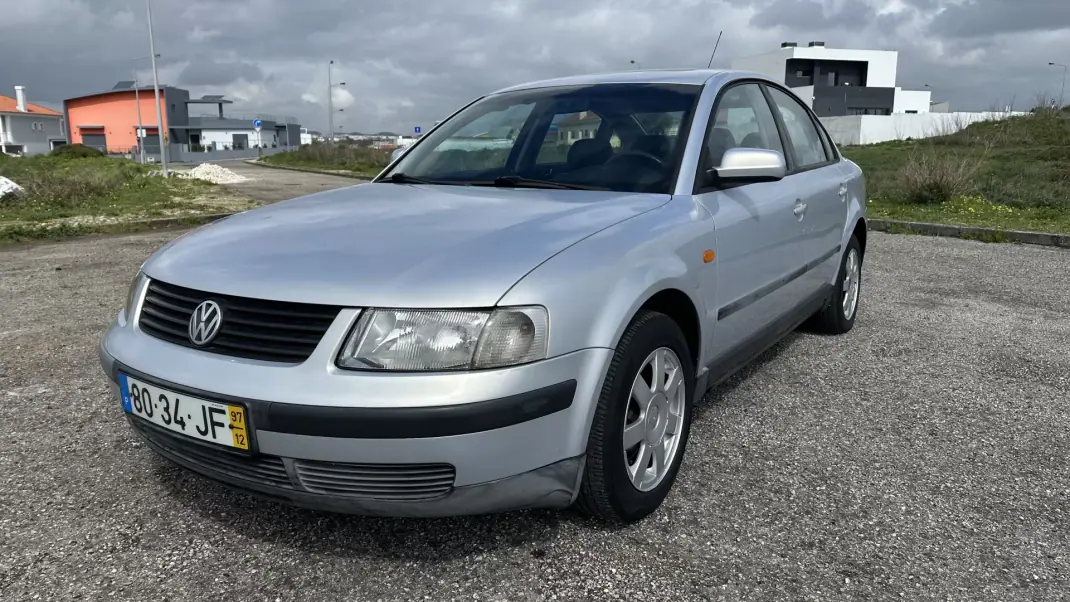 Volkswagen Passat 1997 - 1950 EUR, 208000 km - AUTO.MOTO.pt - 208000km - foto 2 de 12