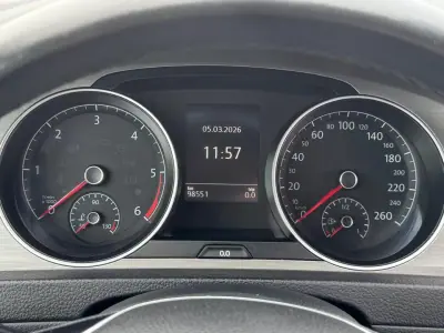 Volkswagen Golf 2016 - 18900 EUR, 98000 km - AUTO.MOTO.pt - 98000km - foto 12 de 27
