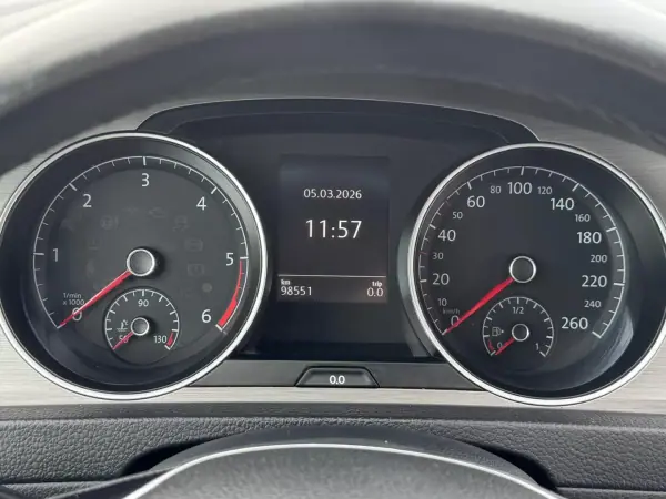 Volkswagen Golf 2016 - 18900 EUR, 98000 km - AUTO.MOTO.pt - 98000km - foto 12 de 27