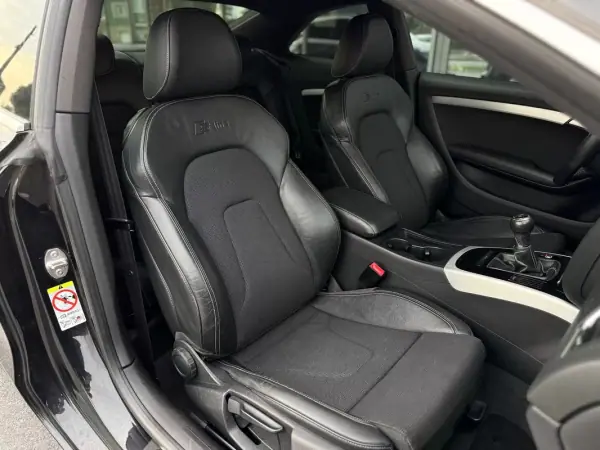 Audi A5 2010 - 17990 EUR, 157000 km - AUTO.MOTO.pt - 157000km - foto 11 de 20