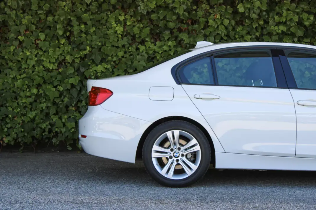 BMW 318 2014 - 15900 EUR, 144000 km - 144000km - foto 4 de 18