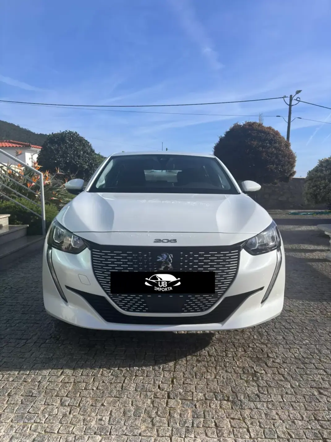 Peugeot e-208 2020 - 13500 EUR, 99999 km - AUTO.MOTO.pt - 99999km - foto 3 de 18