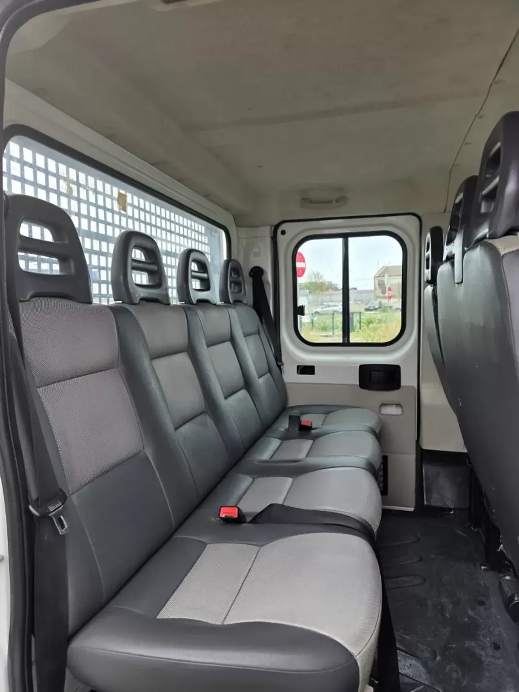 Citroën 2017 - 17990 EUR, 155245 km - AUTO.MOTO.pt - 155245km - foto 13 de 13