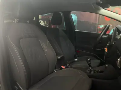 Ford Fiesta 2021 - 13999 EUR, 80000 km - AUTO.MOTO.pt - 80000km - foto 29 de 46