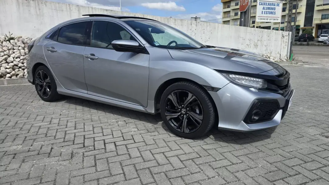 Honda Civic 2017 - 17950 EUR, 128483 km - AUTO.MOTO.pt - 128483km - foto 2 de 30