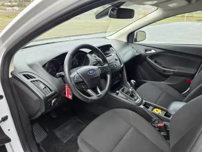 Ford Focus SW 2015 - 7990 EUR, 218000 km - AUTO.MOTO.pt - 218000km - foto 2 de 14