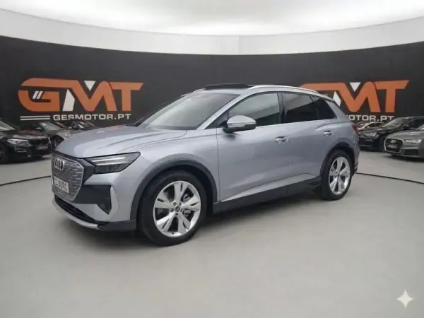 Audi Q4 e-tron 45 82 kWh 2025 Elétrico — 14 896 km Audi Q4 e-tron 45 82 kWh 2025 Elétrico