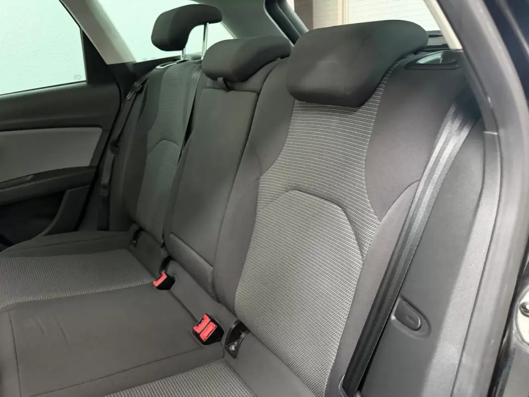 SEAT Leon 2018 - 12490 EUR, 159000 km - 159000km - foto 30 de 38