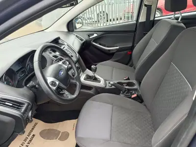 Ford Focus 2014 - 9900 EUR, 168000 km - AUTO.MOTO.pt - 168000km - foto 18 de 21