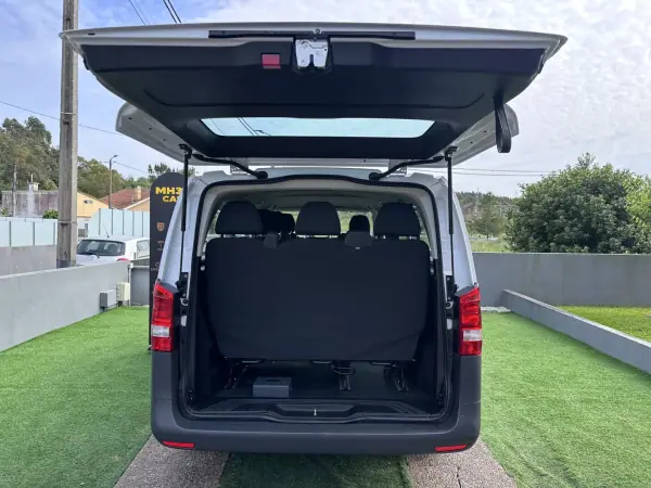 Mercedes-Benz Vito Tourer 2018 - 24900 EUR, 175000 km - AUTO.MOTO.pt - 175000km - foto 20 de 49