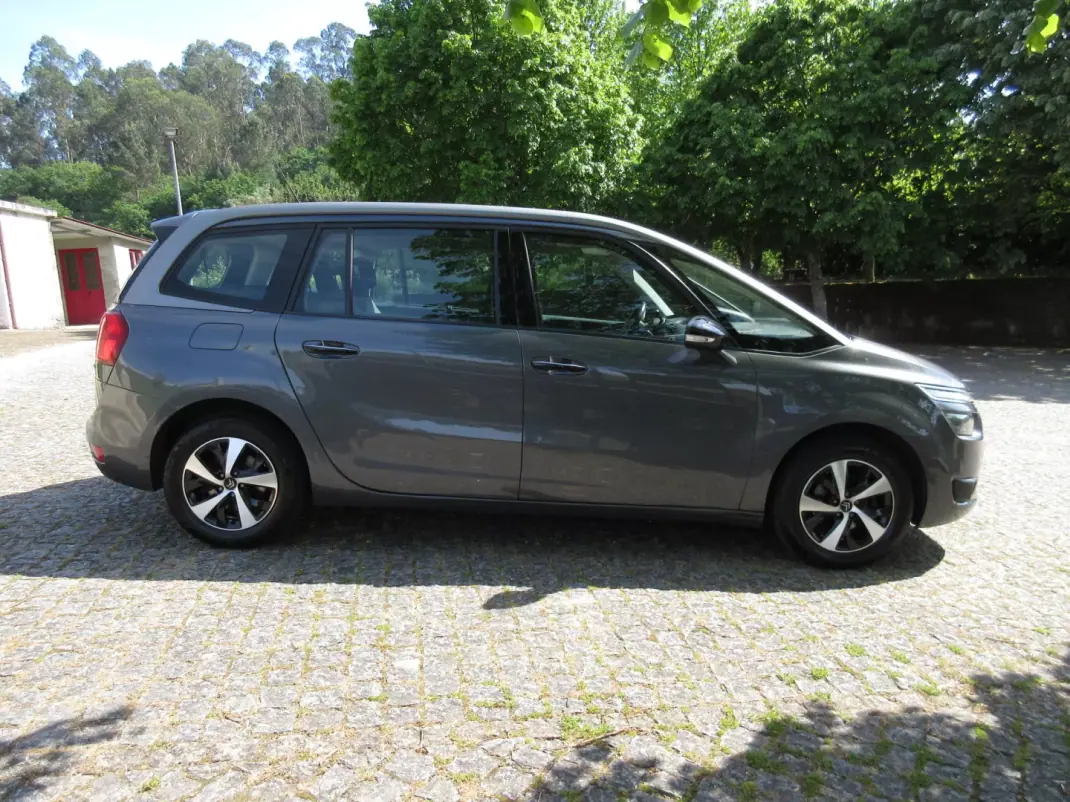 Citroën C4 Grand Picasso 2014 - 11490 EUR, 185000 km - AUTO.MOTO.pt - 185000km - foto 11 de 60