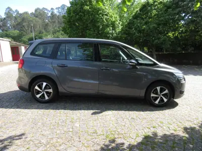 Citroën C4 Grand Picasso 2014 - 11490 EUR, 185000 km - AUTO.MOTO.pt - 185000km - foto 11 de 60
