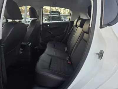 Peugeot 208 2016 - 13990 EUR, 163000 km - AUTO.MOTO.pt - 163000km - foto 31 de 31