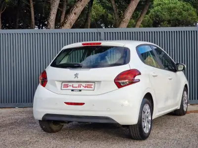 Peugeot 208 Van 1.6 BueHdi 2018 - 9990 EUR, 100238 km - AUTO.MOTO.pt - 100238km - foto 18 de 19