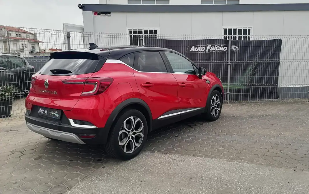 Renault Captur 2024 - 21900 EUR, 49930 km - 49930km - foto 9 de 16