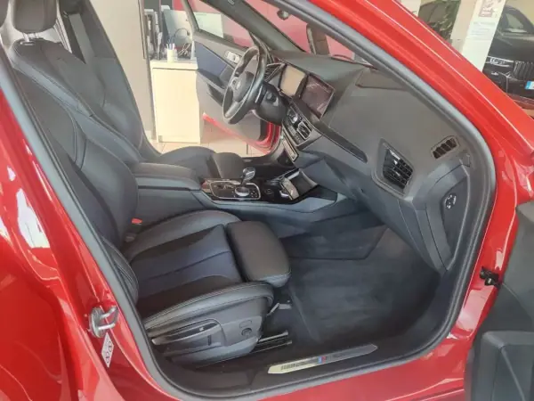 BMW 120 2020 - 27500 EUR, 113000 km - AUTO.MOTO.pt - 113000km - foto 15 de 46