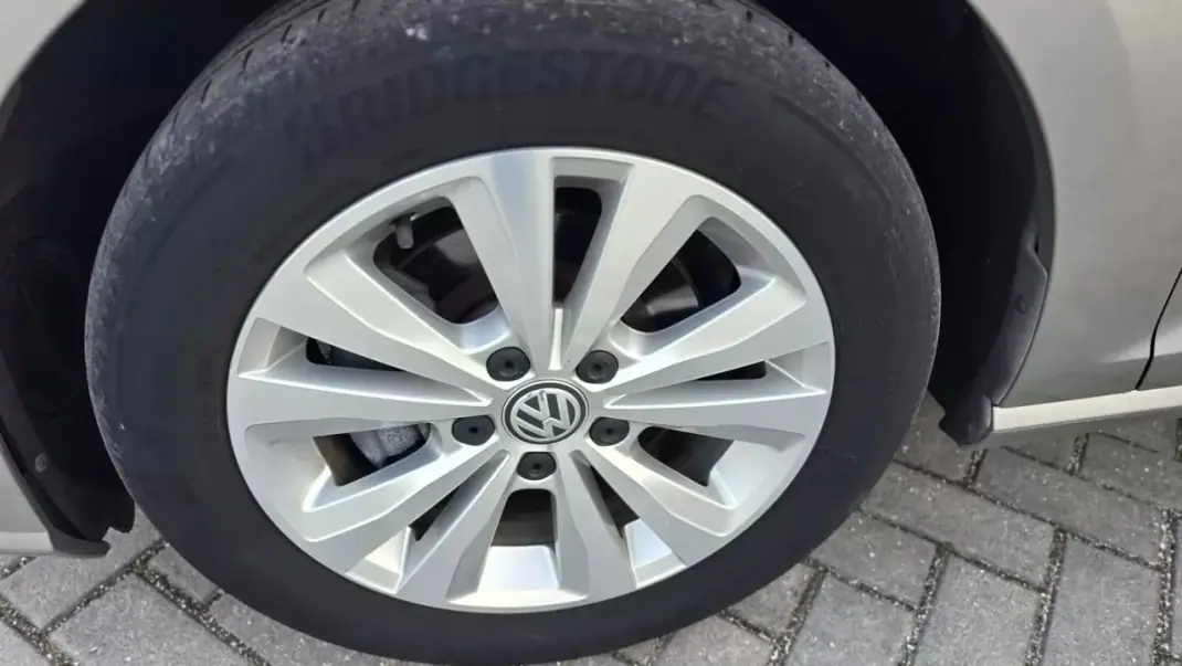 Volkswagen Golf Variant 2017 - 15450 EUR, 192145 km - 192145km - foto 17 de 18