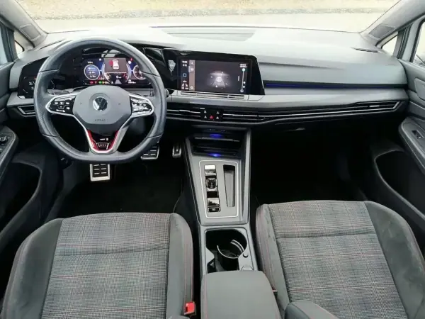 Volkswagen Golf 2022 - 27500 EUR, 149000 km - AUTO.MOTO.pt - 149000km - foto 25 de 28
